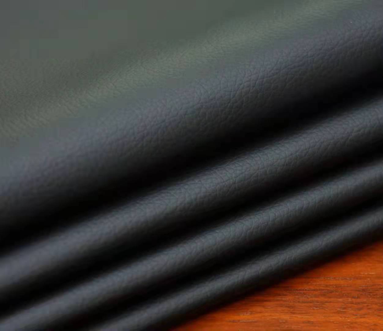 What is microfiber leather's flame retardant principle?
